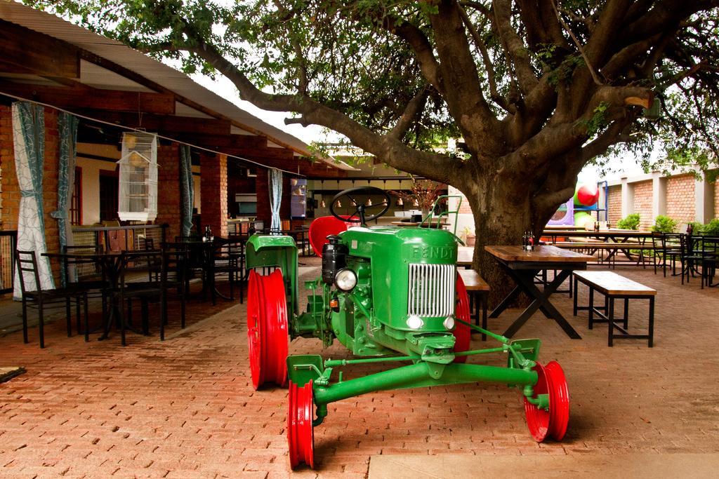 Casa Forno Country Hotel Otjiwarongo Exterior photo