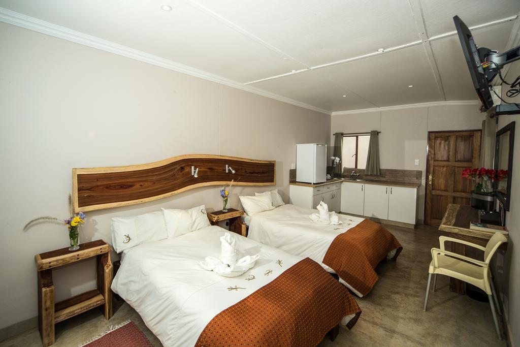 Casa Forno Country Hotel Otjiwarongo Exterior photo