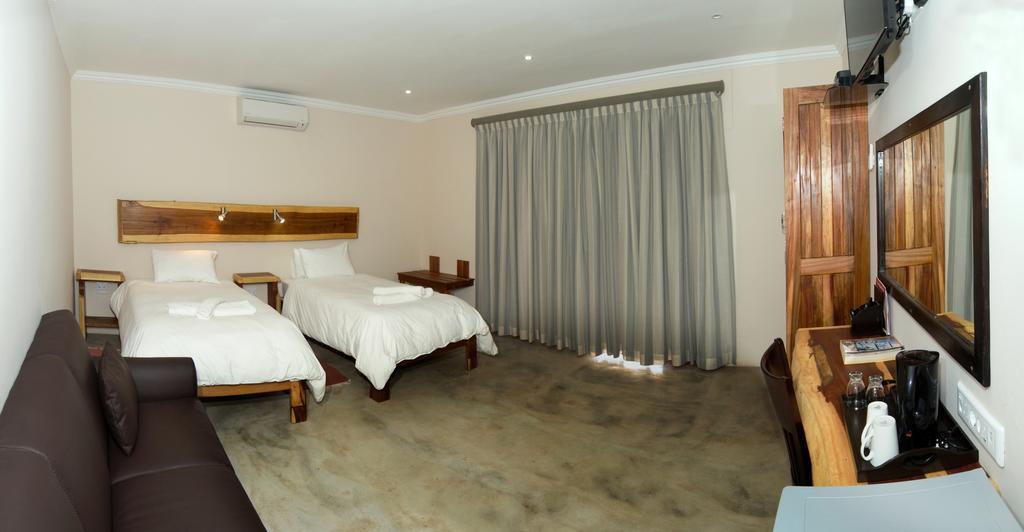 Casa Forno Country Hotel Otjiwarongo Exterior photo