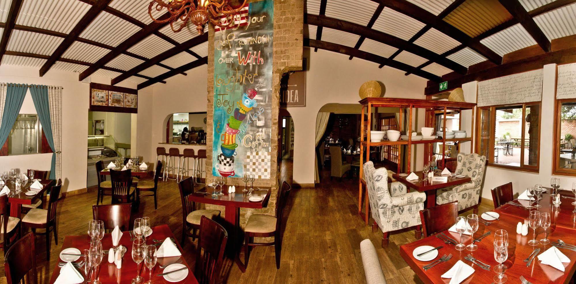 Casa Forno Country Hotel Otjiwarongo Exterior photo
